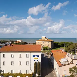 Hotel Nina, Marina Di Bibbona
